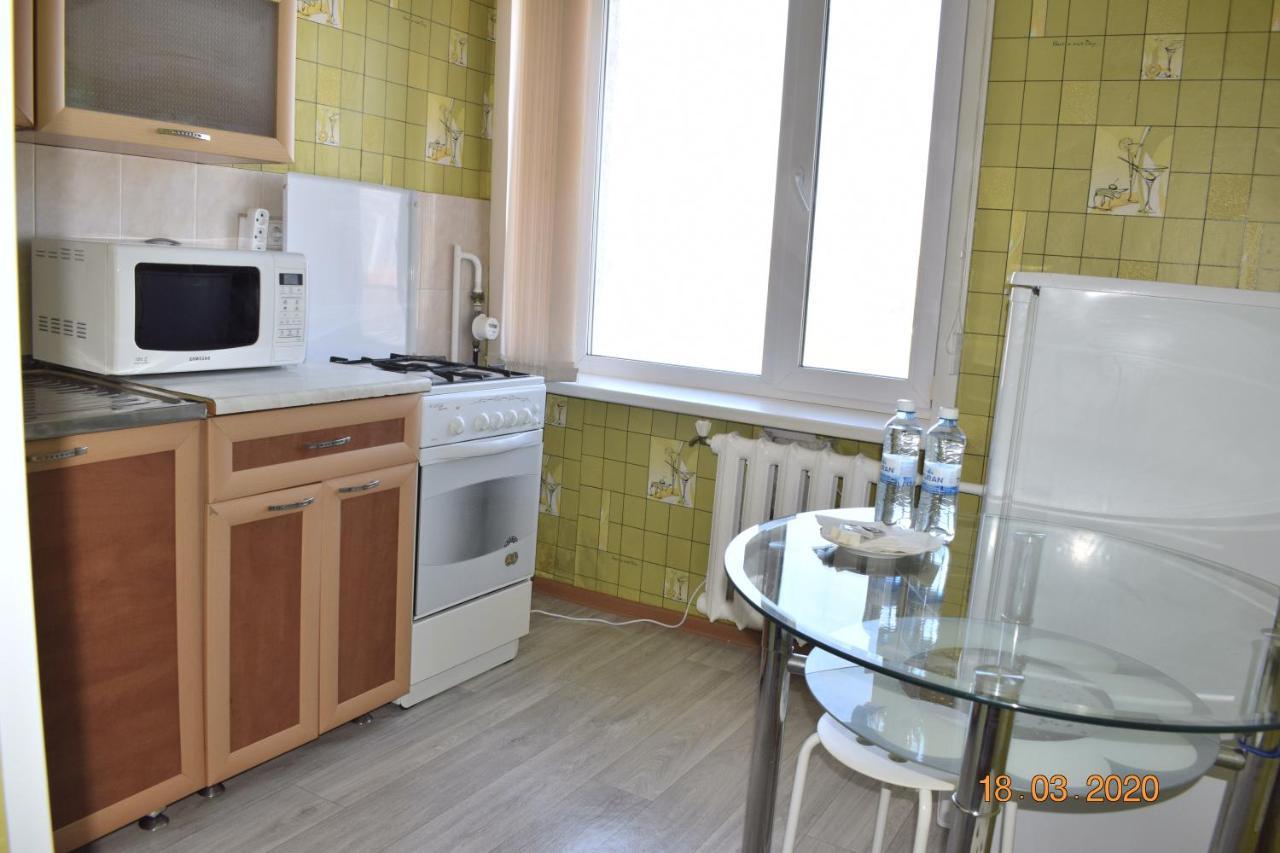 1 Комнатные Апартаменты На Ауэзова 236 Kökşetaw Esterno foto
